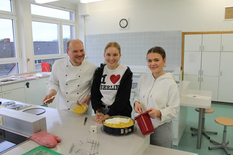 12 15 2024 Weihnachtsbäckerei Lbk